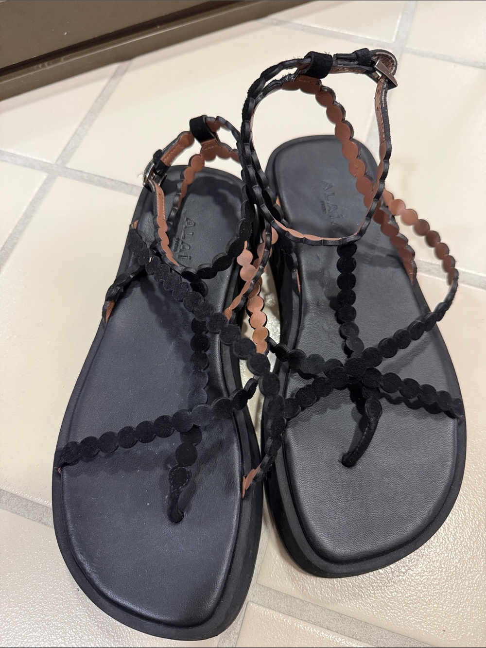 Alaia Black Scalloped-Strap Leather T-Strap Sandals